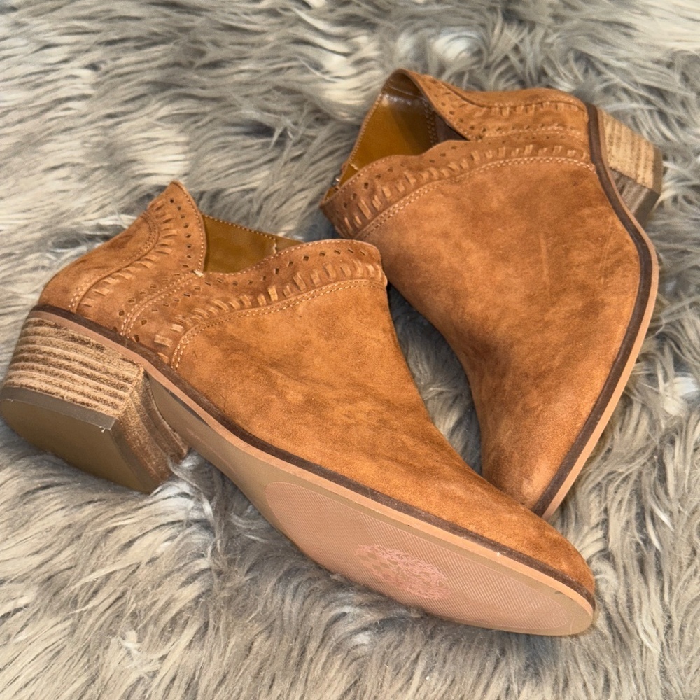 EUC Vince Camuto Parrla Western Ankle Bootie Boots Size 9 - Picture 3 of 11